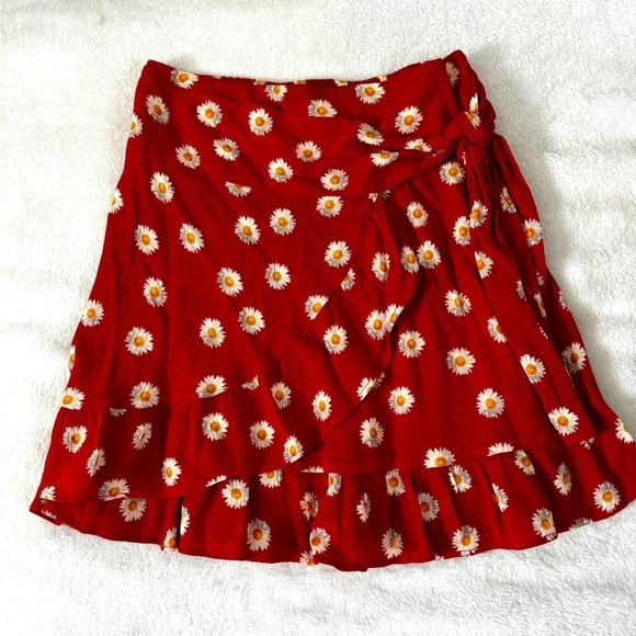 STR‎ Daisy Skirt Red Floral Ruffle Hem Smocked Waist Mini Skirt XS - Picture 1 of 3